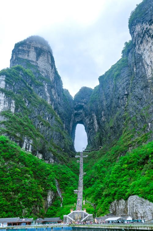 2025年澳门天天彩大全和张家界溶洞被排污水与张家界溶洞被排污水淹没